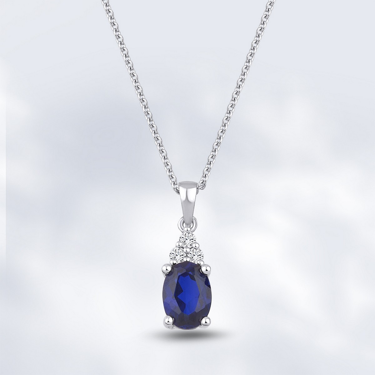 0.96 Karat Pırlanta Oval Safir Kolye