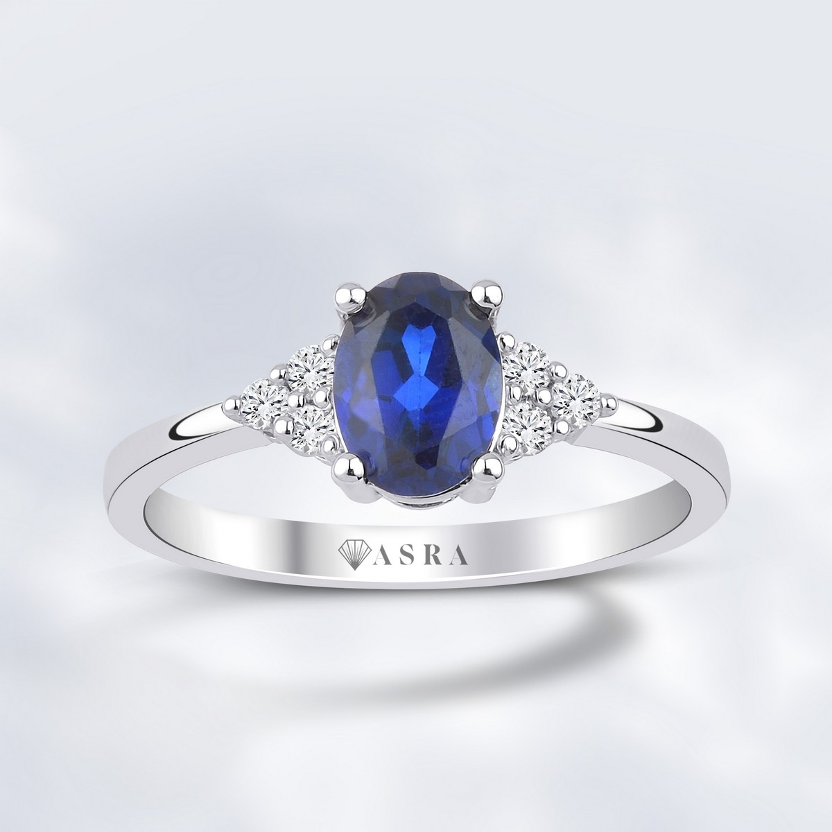 0.82 Karat Pırlanta Oval Safir Yüzük