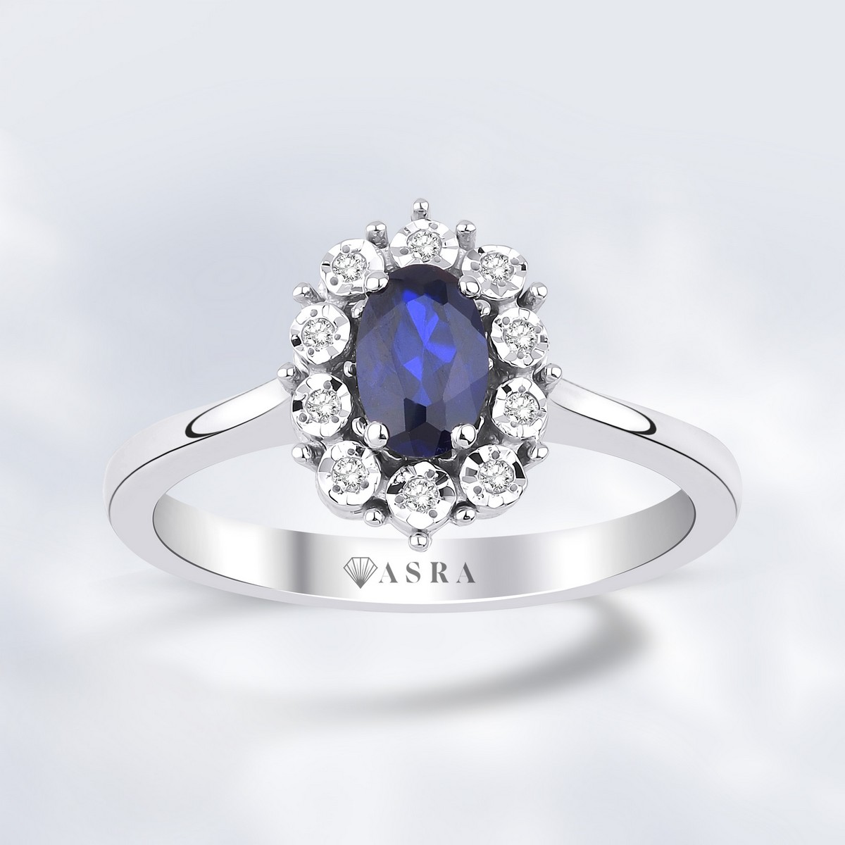 0.65 Karat Pırlanta Oval Safir Yüzük